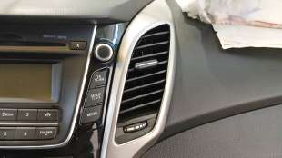 Recambio de rejilla aireadora para hyundai i30 (gd) 2011- 1.4 crdi referencia OEM IAM 97490A6000PD5  