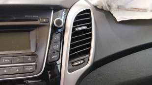 Recambio de aireador central derecho para hyundai i30 (gd) 2011- 1.4 crdi referencia OEM IAM 97420A60004X  