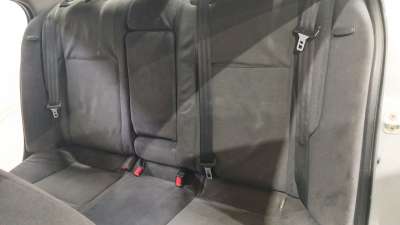 Recambio de asiento trasero medio para nissan primera hatchback (p12) 2002- 1.8 referencia OEM IAM   