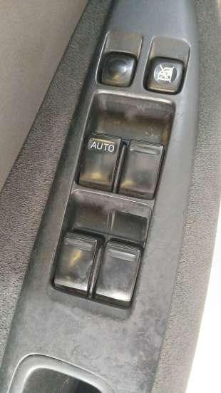 Recambio de mando elevalunas delantero izquierdo para nissan primera hatchback (p12) 2002- 1.8 referencia OEM IAM 25401AV620  