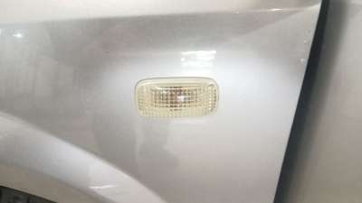 Recambio de piloto lateral izquierdo para nissan primera hatchback (p12) 2002- 1.8 referencia OEM IAM 26160AU300  
