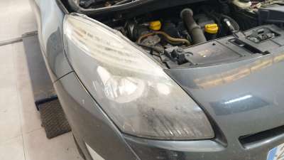 Recambio de faro derecho para renault grand scénic iii (jz0/1_) 2009- 1.5 dci referencia OEM IAM 260108250R  