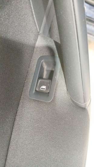 Recambio de mando elevalunas trasero izquierdo para volkswagen golf vii (5g1, bq1, be1, be2) 2012-2021 1.2 tsi referencia OEM IA