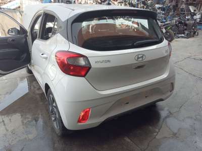 Recambio de paragolpes trasero para hyundai i10 iii (ac3, ai3) 2019- 1.0 mpi referencia OEM IAM 86611K7000  