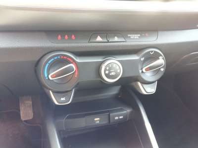 Recambio de mando calefaccion / aire acondicionado para kia stonic (yb) 2017- 1.2 cvvt referencia OEM IAM 97250H8020LEF  