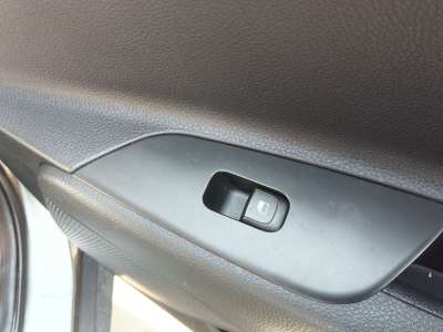 Recambio de mando elevalunas trasero derecho para kia stonic (yb) 2017- 1.2 cvvt referencia OEM IAM 93576H8000  IAF890087KH