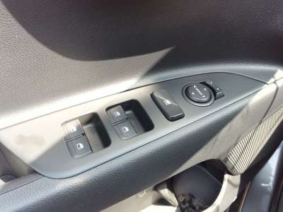 Recambio de mando elevalunas delantero izquierdo para kia stonic (yb) 2017- 1.2 cvvt referencia OEM IAM 93571H8100  