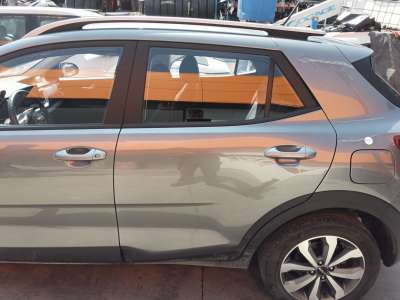 Recambio de puerta trasera izquierda para kia stonic (yb) 2017- 1.2 cvvt referencia OEM IAM 77003H8401  