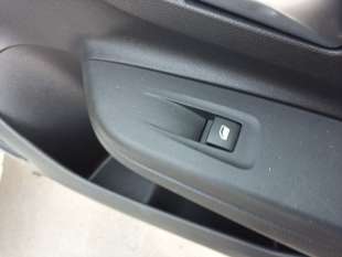 Recambio de mando elevalunas delantero derecho para opel corsa f (p2jo) 2019- corsa-e (68) referencia OEM IAM 98044803ZD  