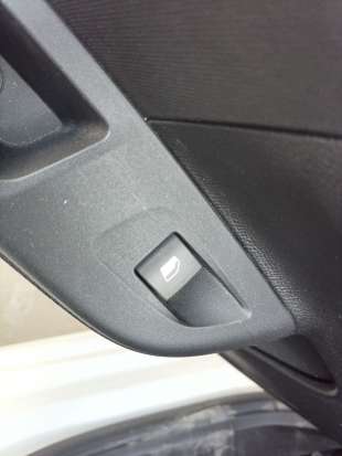 Recambio de mando elevalunas trasero izquierdo para opel corsa f (p2jo) 2019- corsa-e (68) referencia OEM IAM 98044803ZD  