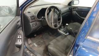 toyota avensis (_t25_) 2003-2008 del año 2006