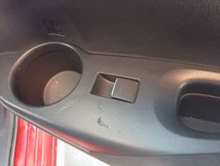Recambio de mando elevalunas trasero derecho para toyota corolla (e21) 2019- hybrid active referencia OEM IAM 8481002250  