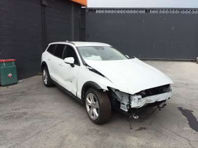 volvo v60 ii cross country (227) 2018- del año 2021
