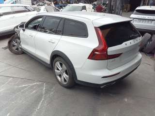 volvo v60 ii cross country (227) 2018- del año 2021