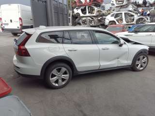 volvo v60 ii cross country (227) 2018- del año 2021