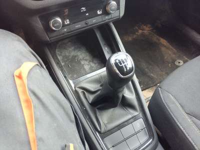 Recambio de pomo palanca cambio para skoda kamiq (nw4) 2019- 1.0 tsi referencia OEM IAM 5R3711049K  