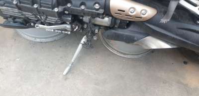 Recambio de caballete lateral para triumph rocket 3 2019- r referencia OEM IAM T2082716  
