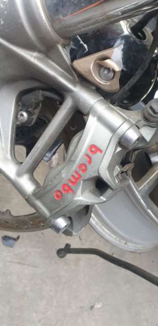 Recambio de pinza de freno delantera izquierda para triumph rocket 3 2019- r referencia OEM IAM T2029810  