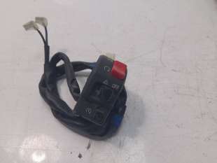 Recambio de piña luces derecha para yamaha yzf-r 7 2023- yzf-r 7 referencia OEM IAM BEB839630000  