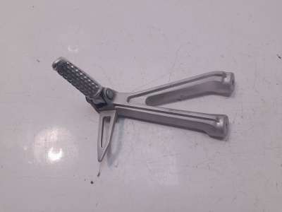 Recambio de estribera izquierda para honda cbr 650r 2018- cbr 650r referencia OEM IAM 50760MKND50  