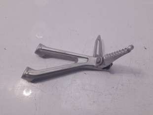 Recambio de estribera izquierda para honda cbr 650r 2018- cbr 650r referencia OEM IAM 50760MKND50   2