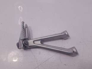 Recambio de estribera derecha para honda cbr 650r 2018- cbr 650r referencia OEM IAM 50750MKND50  