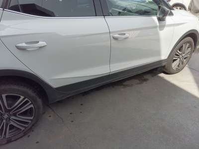 Recambio de estribos laterales para seat arona (kj7, kjp) 2017- 1.6 tdi referencia OEM IAM 6F9853852  