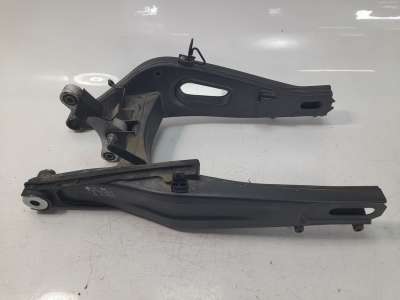 Recambio de puente trasero para yamaha yzf-r 7 2023- yzf-r 7 referencia OEM IAM BEB2211000P0  