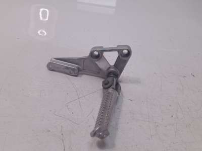 Recambio de estribo lateral para suzuki gsx-r 600/750/1100 (1989-2000) 1989- referencia OEM IAM 4352133E0000  