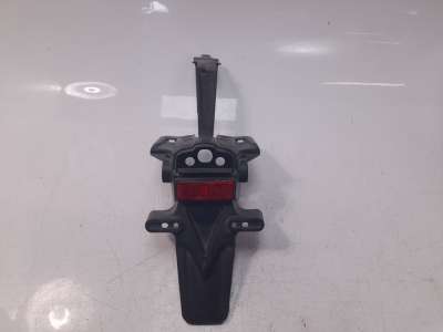 Recambio de portamatriculas para yamaha yzf-r 7 2023- yzf-r 7 referencia OEM IAM BEB2162900  