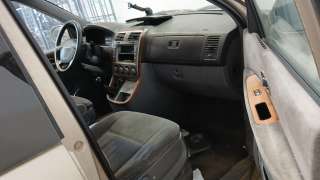 kia carnival ii (gq) 1999-2007 del año 2002