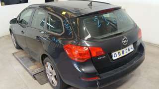 opel astra j sports tourer (p10) 2010-2015 del año 2011