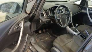 opel astra j sports tourer (p10) 2010-2015 del año 2011