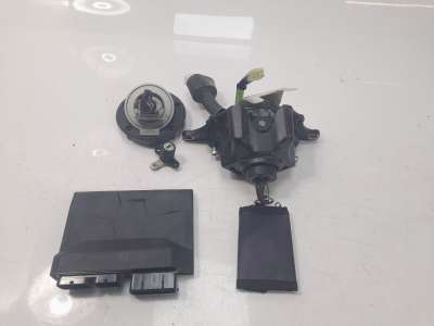 Recambio de conmutador de arranque para yamaha tracer 900 2018- referencia OEM IAM B5UW82500300  