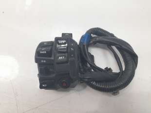 Recambio de piña luces izquierda para yamaha tracer 900 2018- referencia OEM IAM B5U839540100  