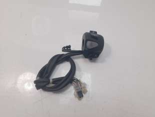 Recambio de piña luces derecha para honda pcx 125 2020- referencia OEM IAM 35160K1ZJ12  