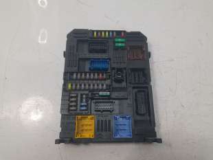 Recambio de caja reles / fusibles para peugeot 3008 2016- allure referencia OEM IAM 9830790580  