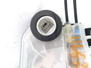 Recambio de cerradura puerta trasera izquierda para toyota rav4 2018- referencia OEM IAM 6906048060   2