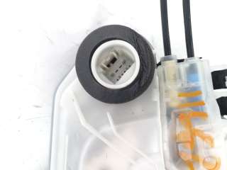Recambio de cerradura puerta trasera izquierda para toyota rav4 2018- referencia OEM IAM 6906048060  