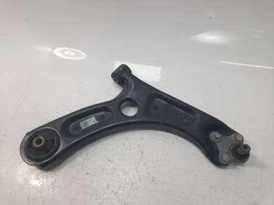 Recambio de brazo suspension inferior delantero derecho para hyundai kona 2017- referencia OEM IAM 54501J9000  