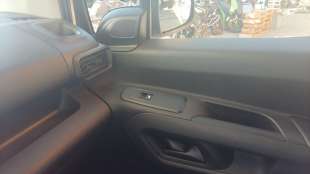 Recambio de mando elevalunas delantero derecho para peugeot rifter 2018- 1.5 bluehdi 100 referencia OEM IAM 98044803ZD  