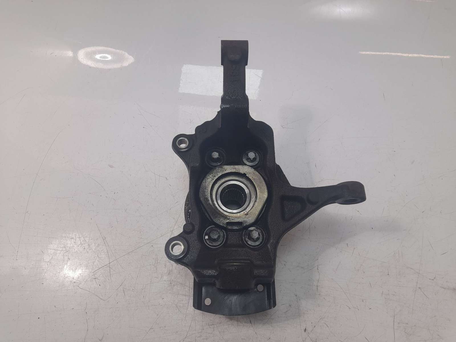 Recambio de mangueta delantera derecha para renault trafic iii furgoneta (fg_) 2014- 2.0 dci 120 (fgmn) referencia OEM IAM 40014 Recambio de mangueta delantera derecha para renault trafic iii furgoneta (fg_) 2014- 2.0 dci 120 (fgmn) referencia OEM IAM 40014