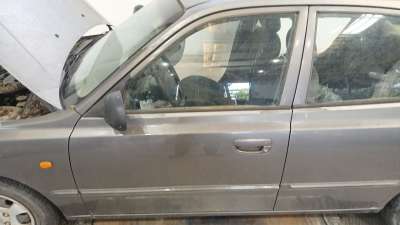 Recambio de puerta delantera izquierda para hyundai accent ii (lc) 1999-2012 1.3 referencia OEM IAM 7600325030 7600325030 