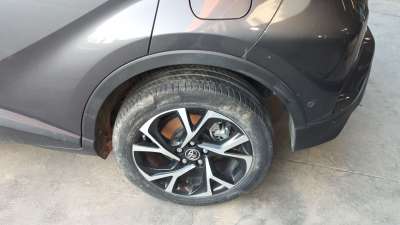 Recambio de aletin trasero izquierdo para toyota c-hr 2016- hybrid active referencia OEM IAM 75606F4010  