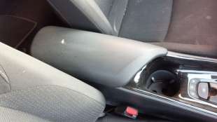 Recambio de apoyabrazos central para toyota c-hr 2016- hybrid active referencia OEM IAM 58905F4010J0  
