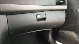 Recambio de guantera para toyota avensis (_t25_) 2003-2008 2.2 d-4d (adt251_) referencia OEM IAM 5555005071B0 5555005071B0 