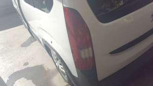 Recambio de piloto trasero izquierdo para peugeot rifter 2018- 1.5 bluehdi 100 referencia OEM IAM 9819427380  