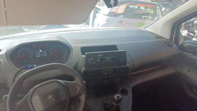 Recambio de salpicadero para peugeot rifter 2018- 1.5 bluehdi 100 referencia OEM IAM 16841899ZD  