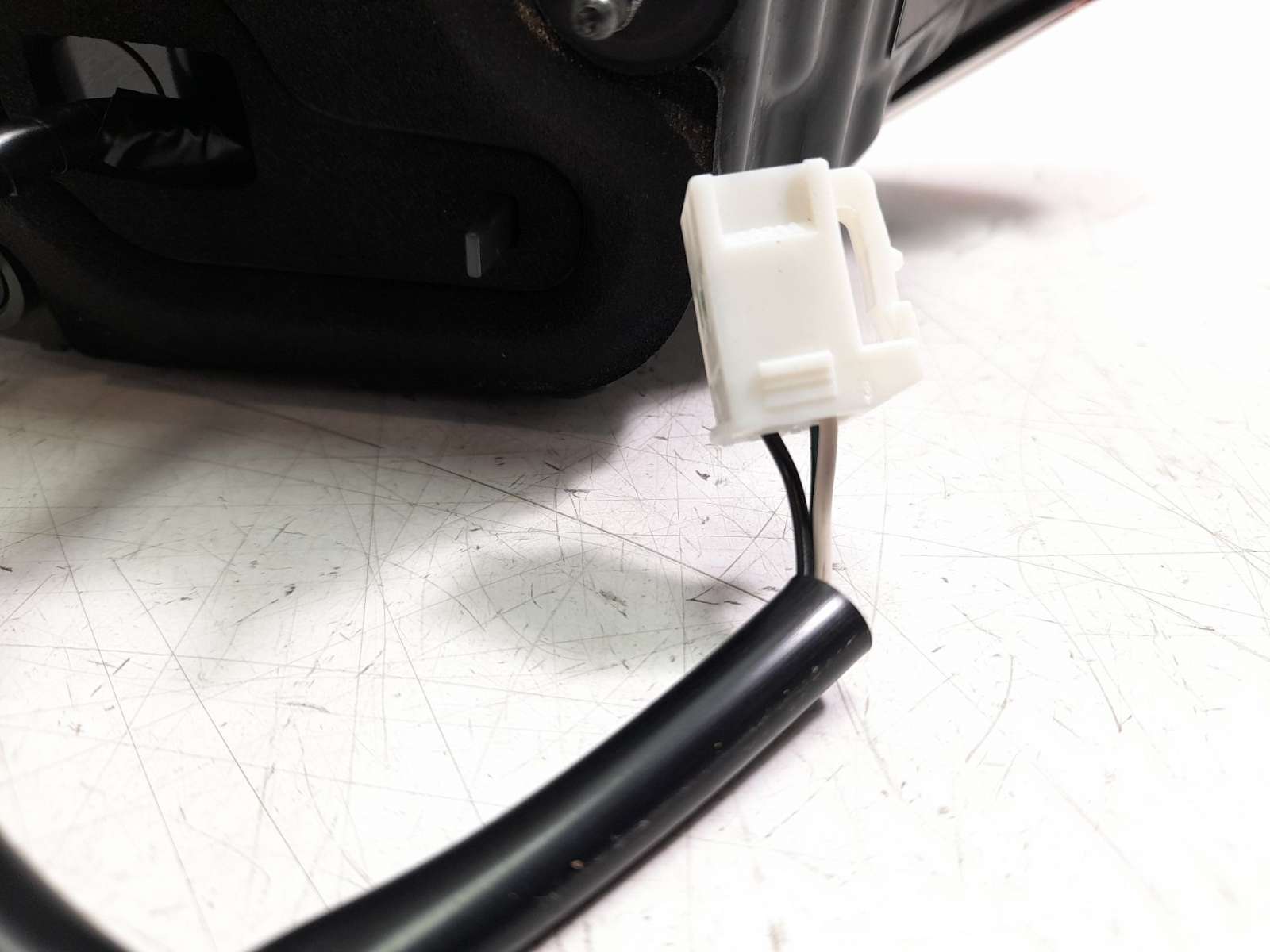 Recambio de piloto trasero derecho interior para lexus is iii (_e3_) 2013- 300h (ave30_) referencia OEM IAM 8158053162   Recambio de piloto trasero derecho interior para lexus is iii (_e3_) 2013- 300h (ave30_) referencia OEM IAM 8158053162