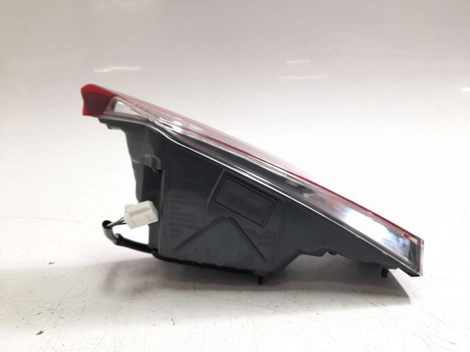 Recambio de piloto trasero derecho interior para lexus is iii (_e3_) 2013- 300h (ave30_) referencia OEM IAM 8158053162   Recambio de piloto trasero derecho interior para lexus is iii (_e3_) 2013- 300h (ave30_) referencia OEM IAM 8158053162